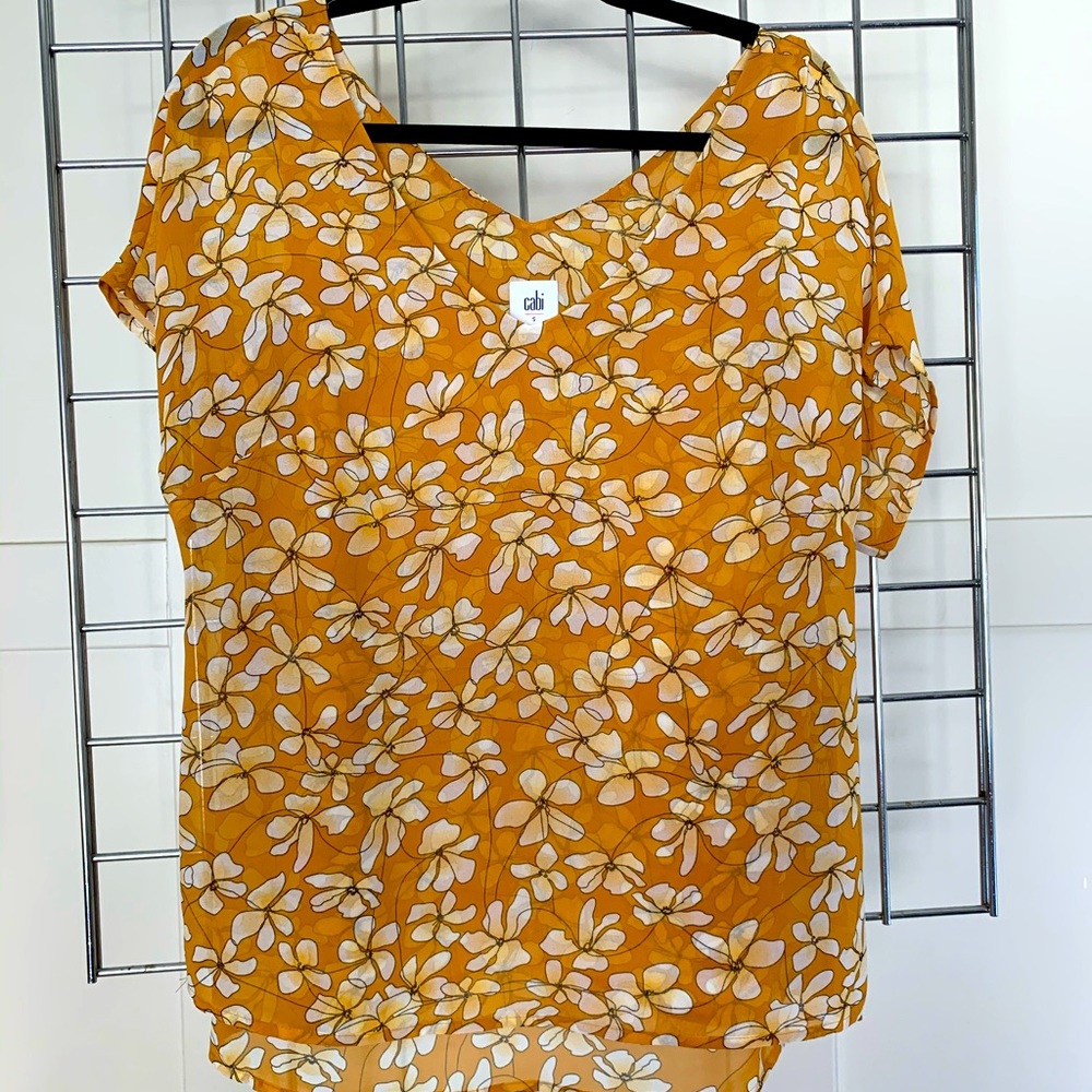 Cabi Thrive Top, 2 layers sheer print, drapes nicely